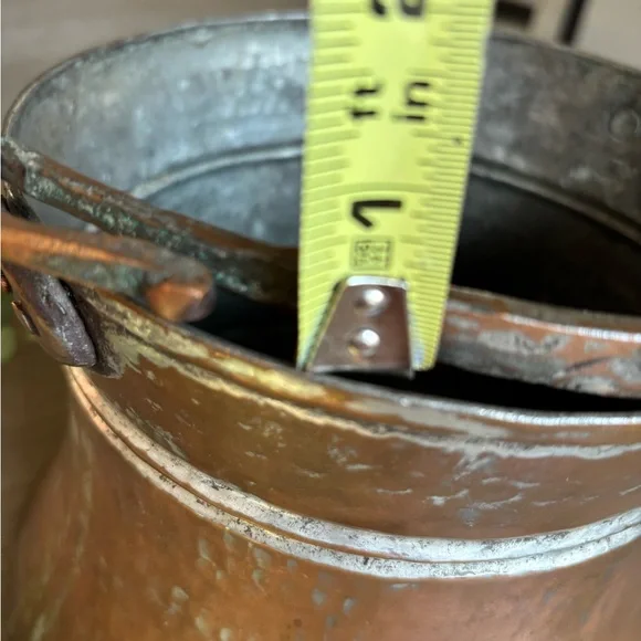 Beautiful Vintage copper IMAX cauldron made in Turkey.